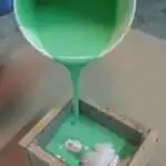 Pasul 3: Turnarea cauciucului